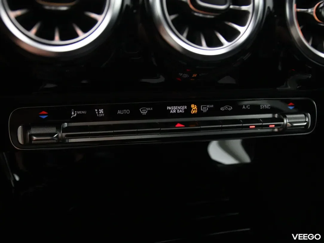 Mercedes-Benz cla-180 1.3 100kW
