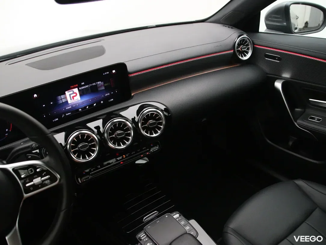 Mercedes-Benz cla-180 1.3 100kW