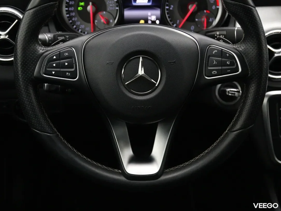 Mercedes-Benz cla-200 2.1 100kW