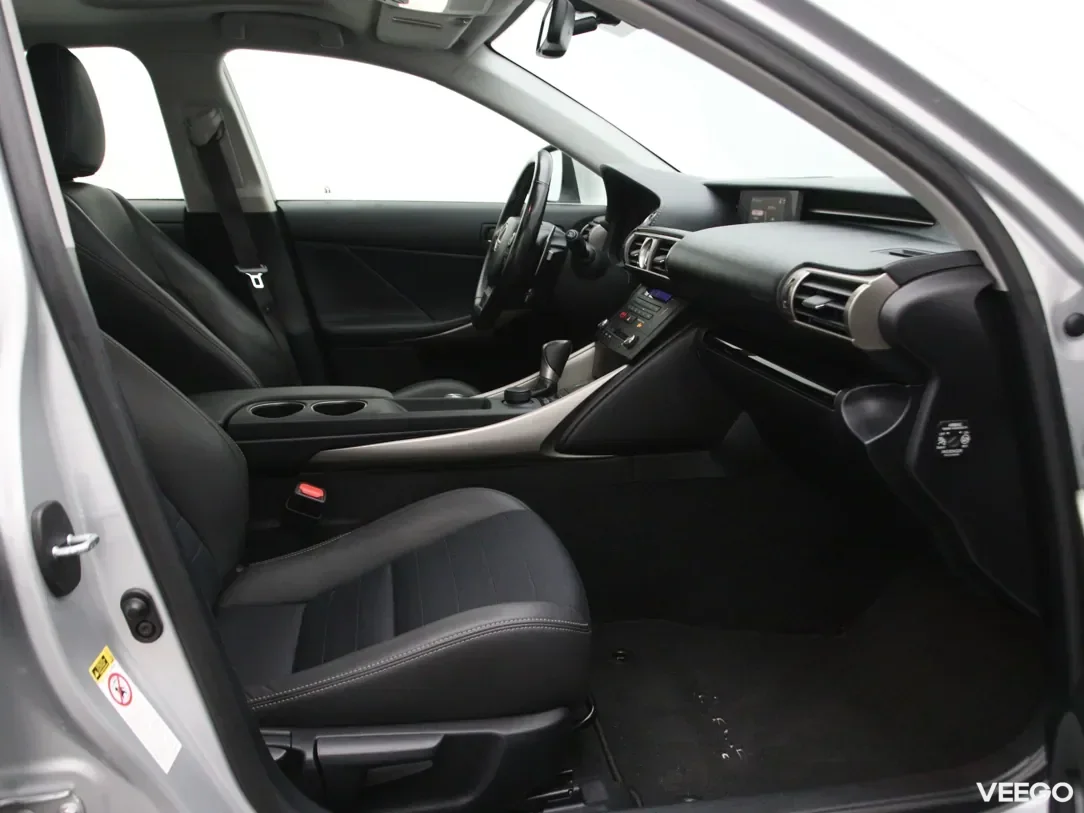 Lexus is-300 2.5 164kW