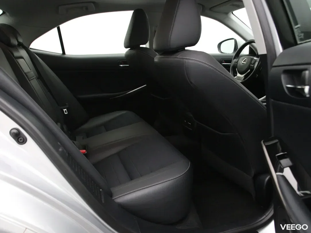 Lexus is-300 2.5 164kW