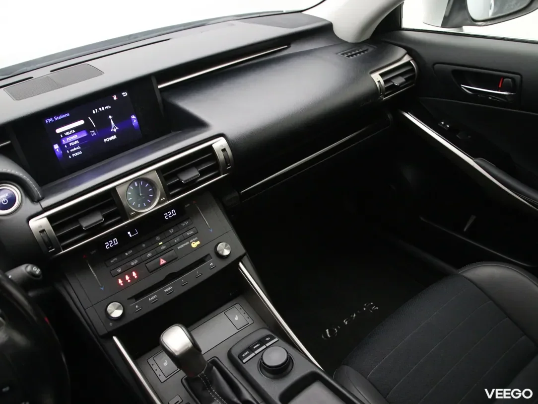 Lexus is-300 2.5 164kW