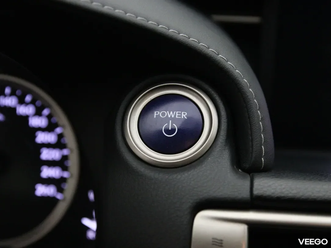 Lexus is-300 2.5 164kW