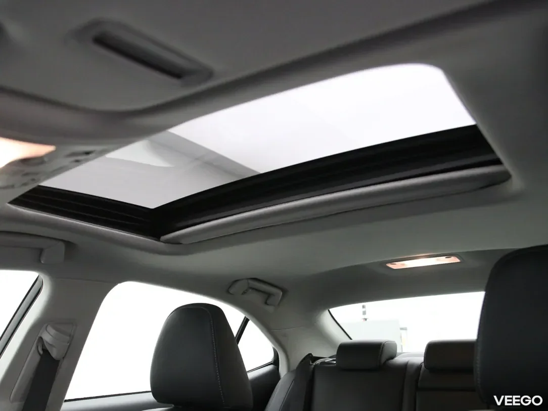 Lexus is-300 2.5 164kW