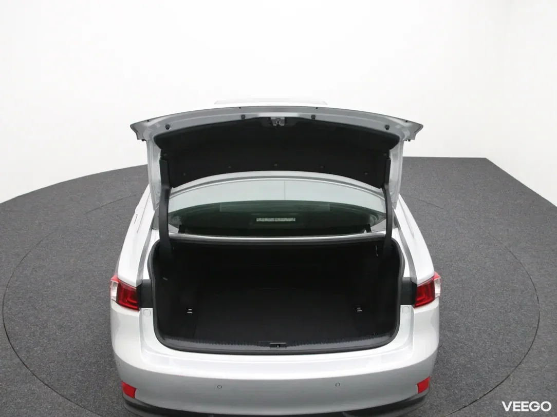 Lexus is-300 2.5 164kW