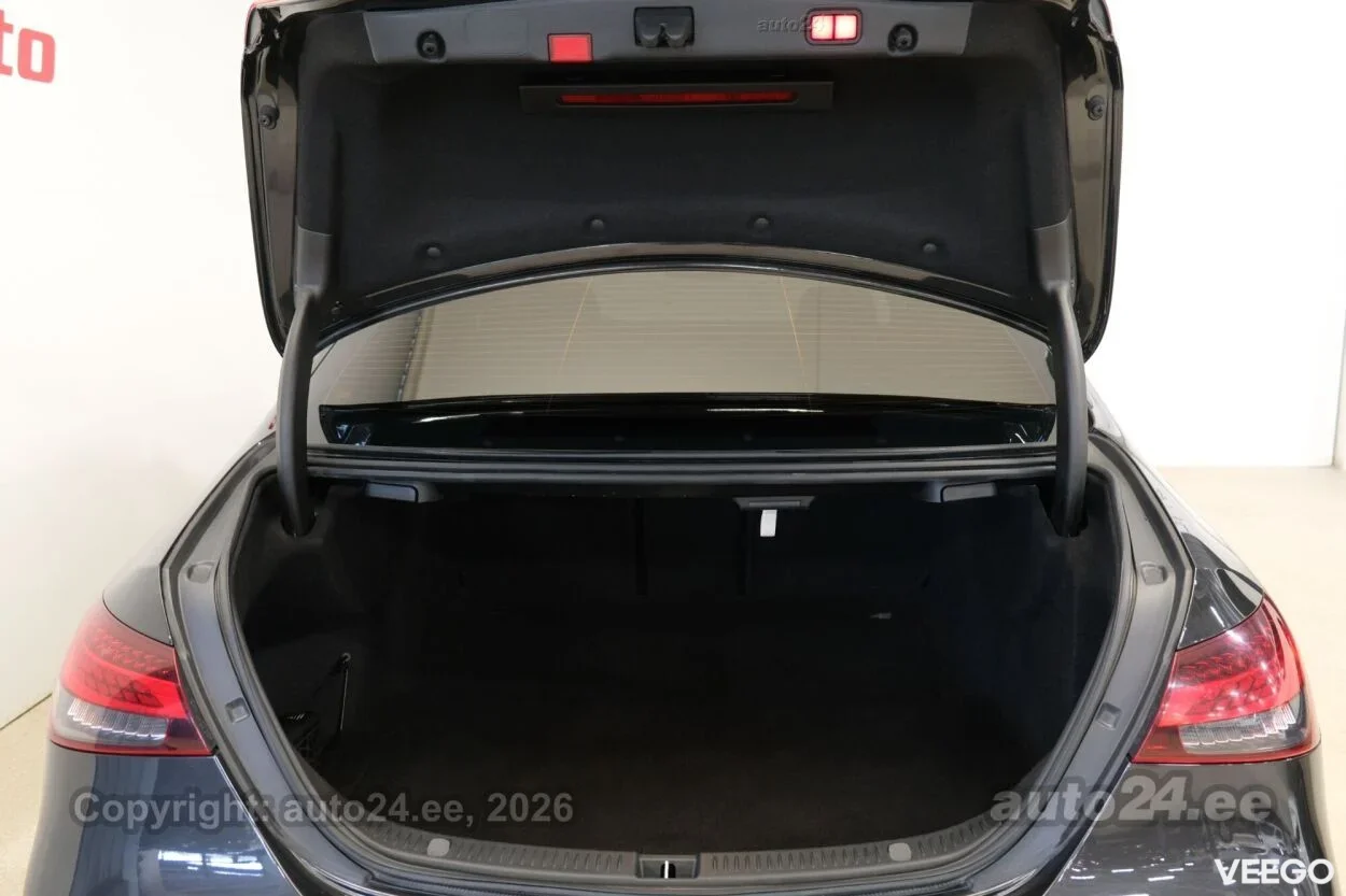 Mercedes-Benz E220 - 2 143kW