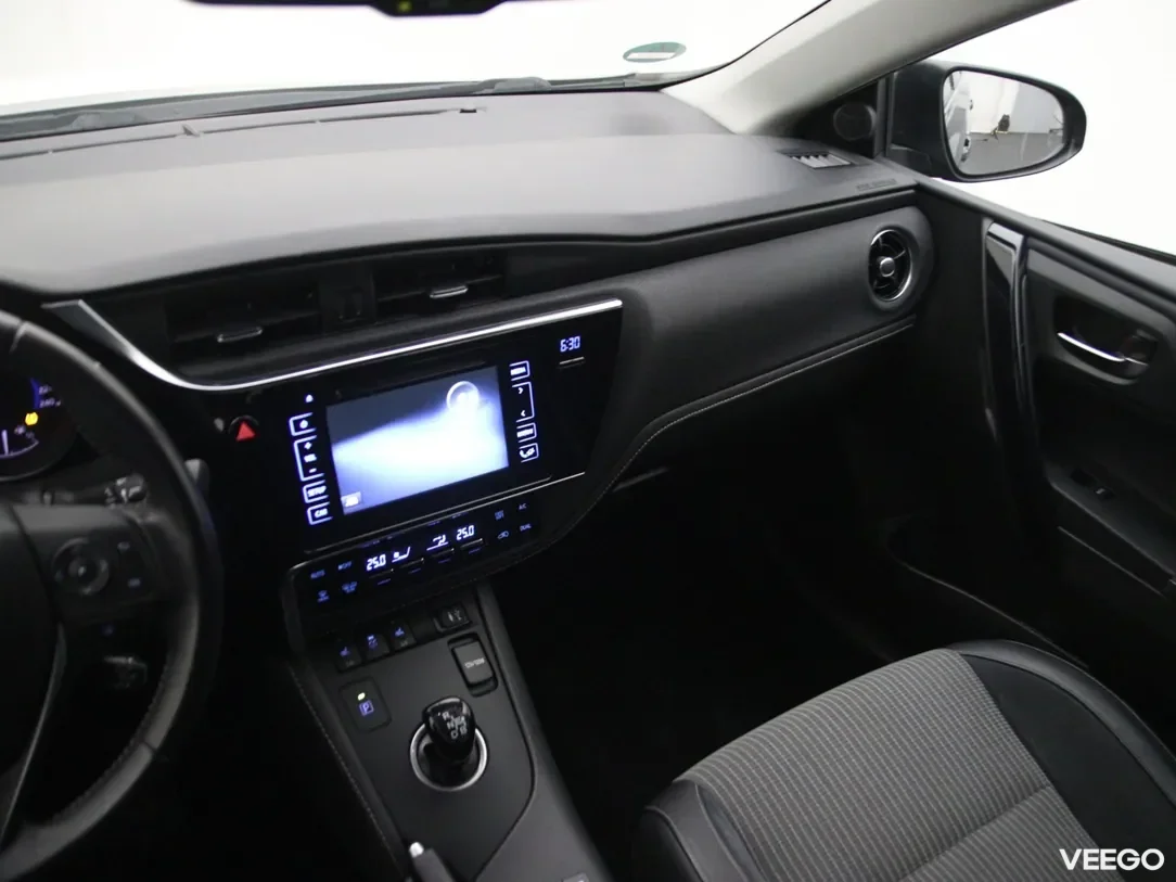 Toyota Auris 1.8 100kW