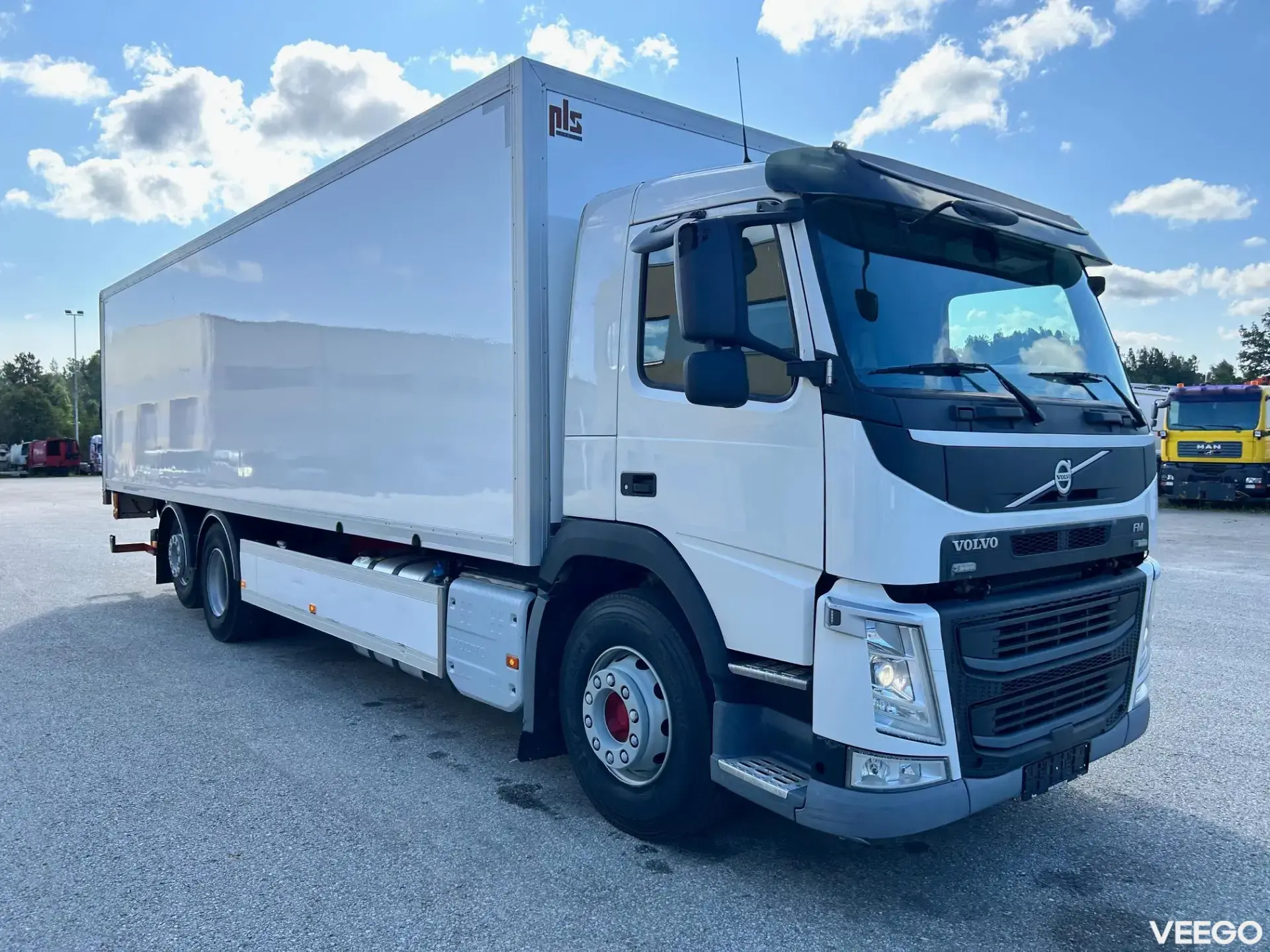 Volvo FM410 6X2*4 EURO6  308kW