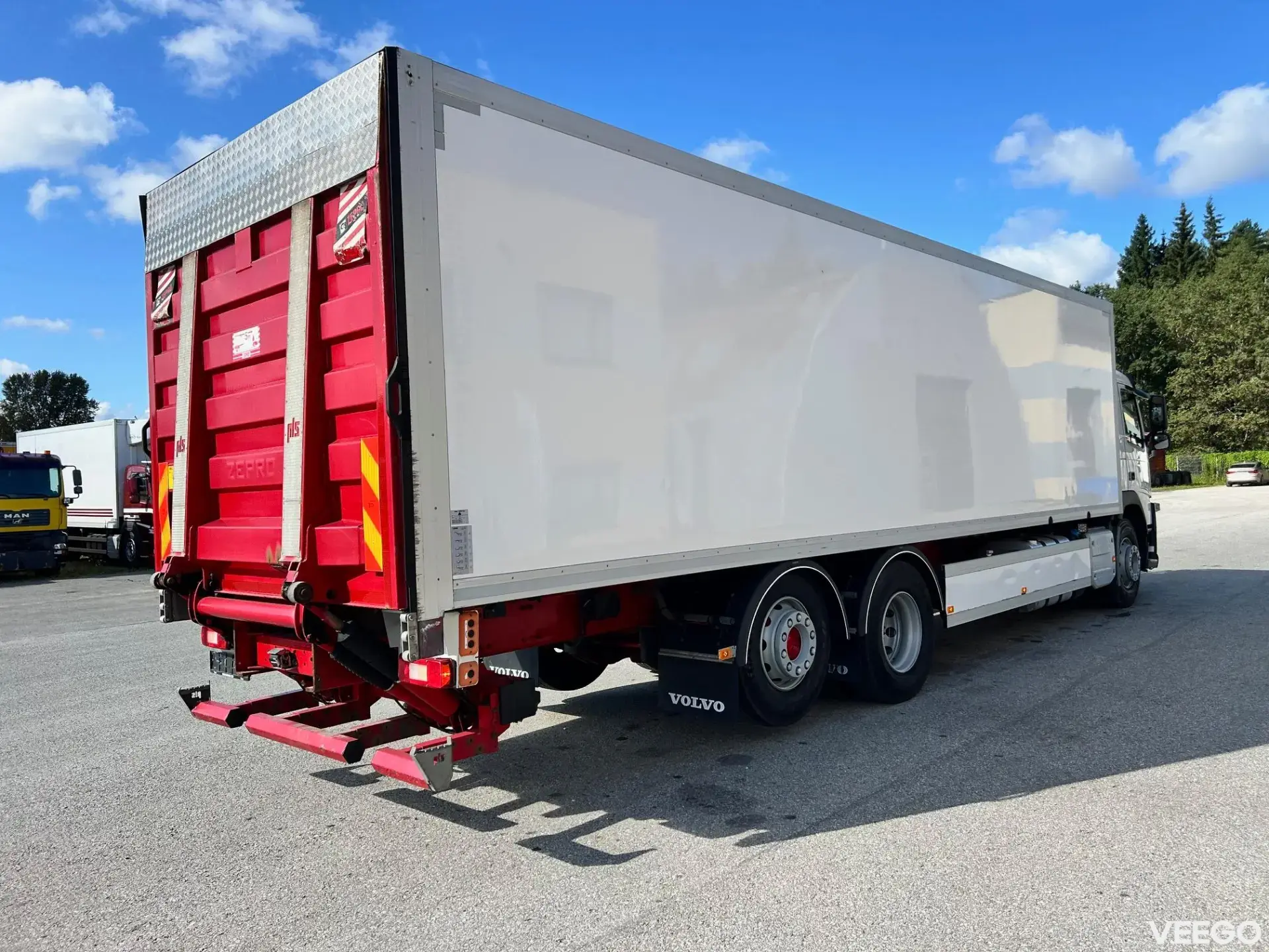 Volvo FM410 6X2*4 EURO6  308kW
