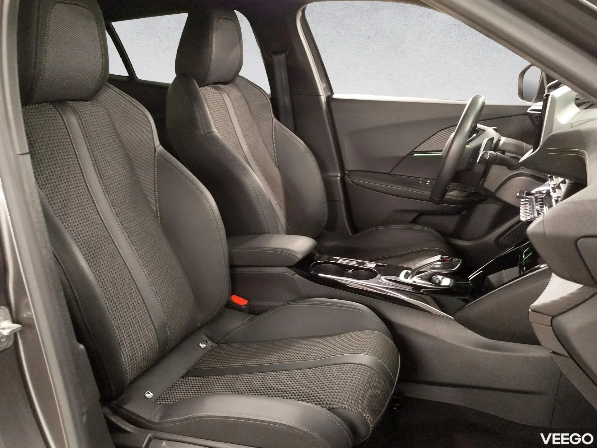 Peugeot 2008 GT PureTech 130 AT8 96kW