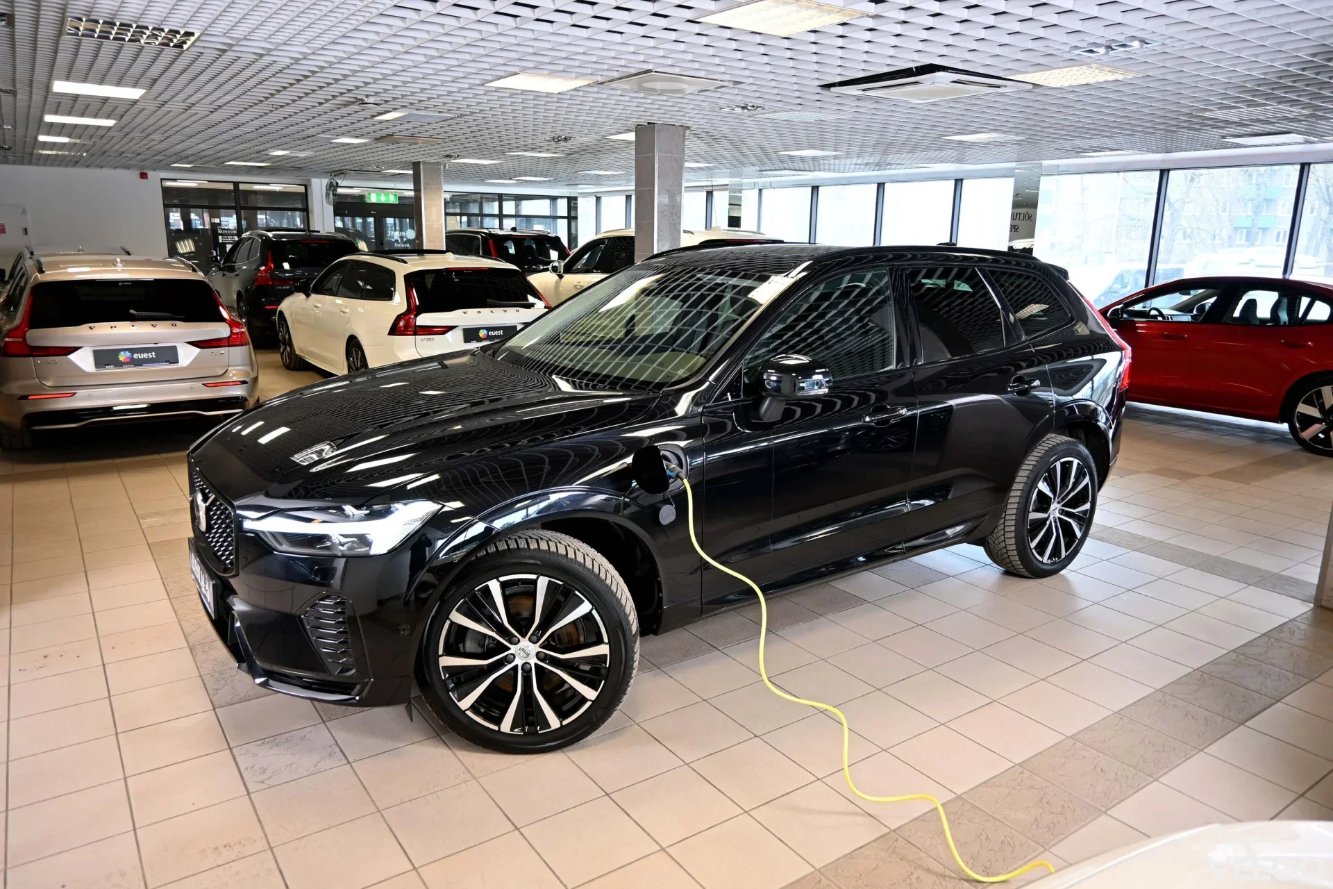 Volvo XC60 AWD T6 H&K LUXURY ULTIMATE DARK INTELLI SAFE MY23 2 293kW