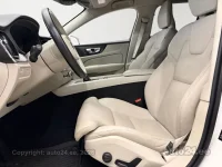 Volvo V60 AWD T8 2 228kW thumbnail