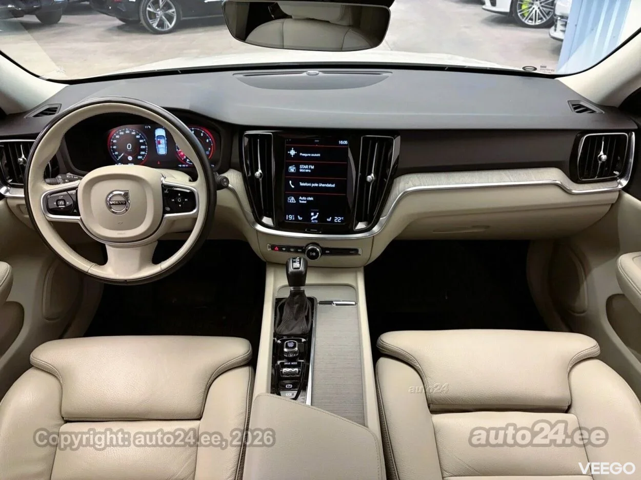 Volvo V60 AWD T8 2 228kW