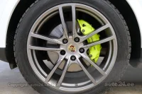 Porsche Cayenne E-Hybrid - 3 340kW thumbnail