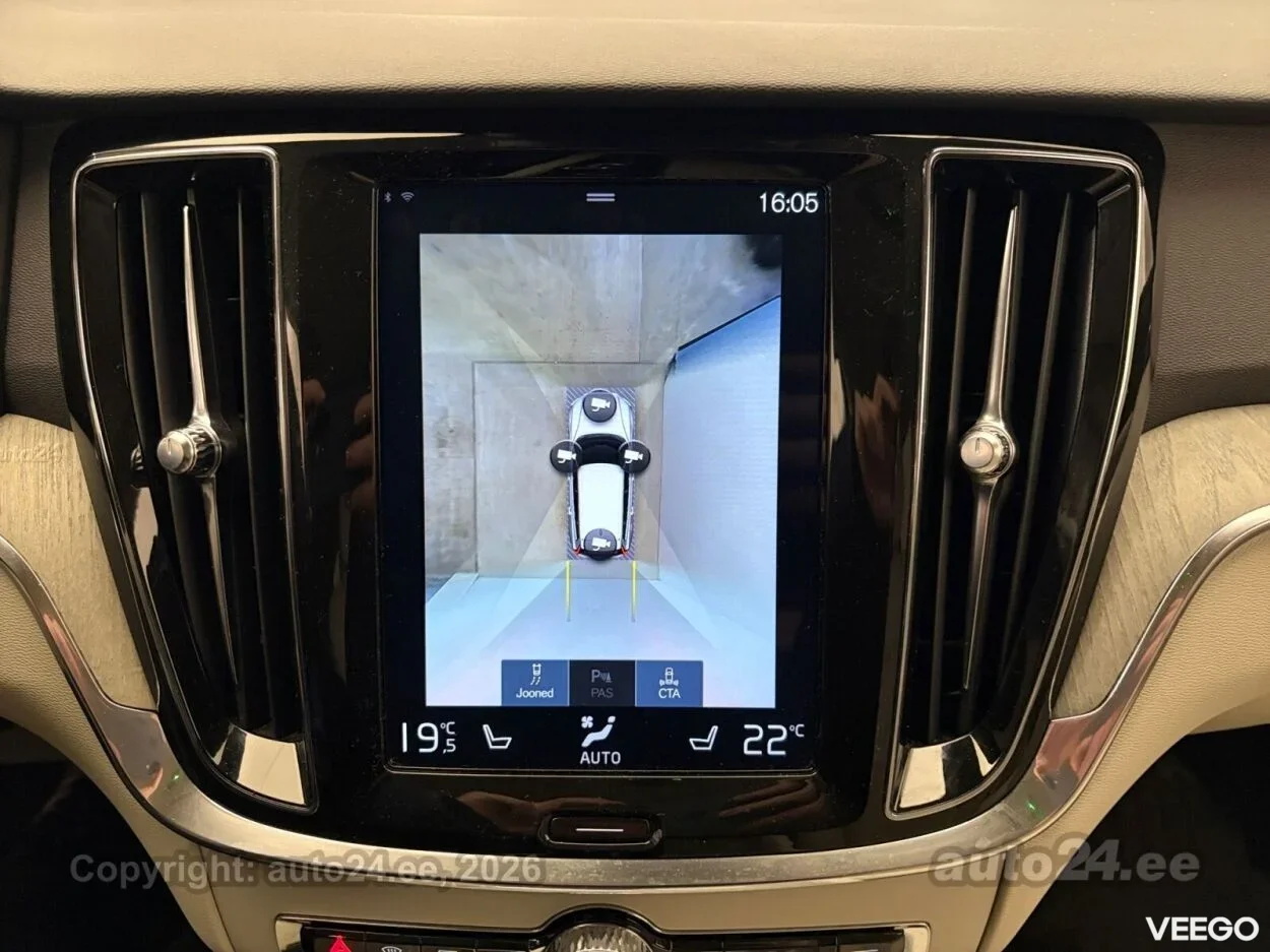 Volvo V60 AWD T8 2 228kW