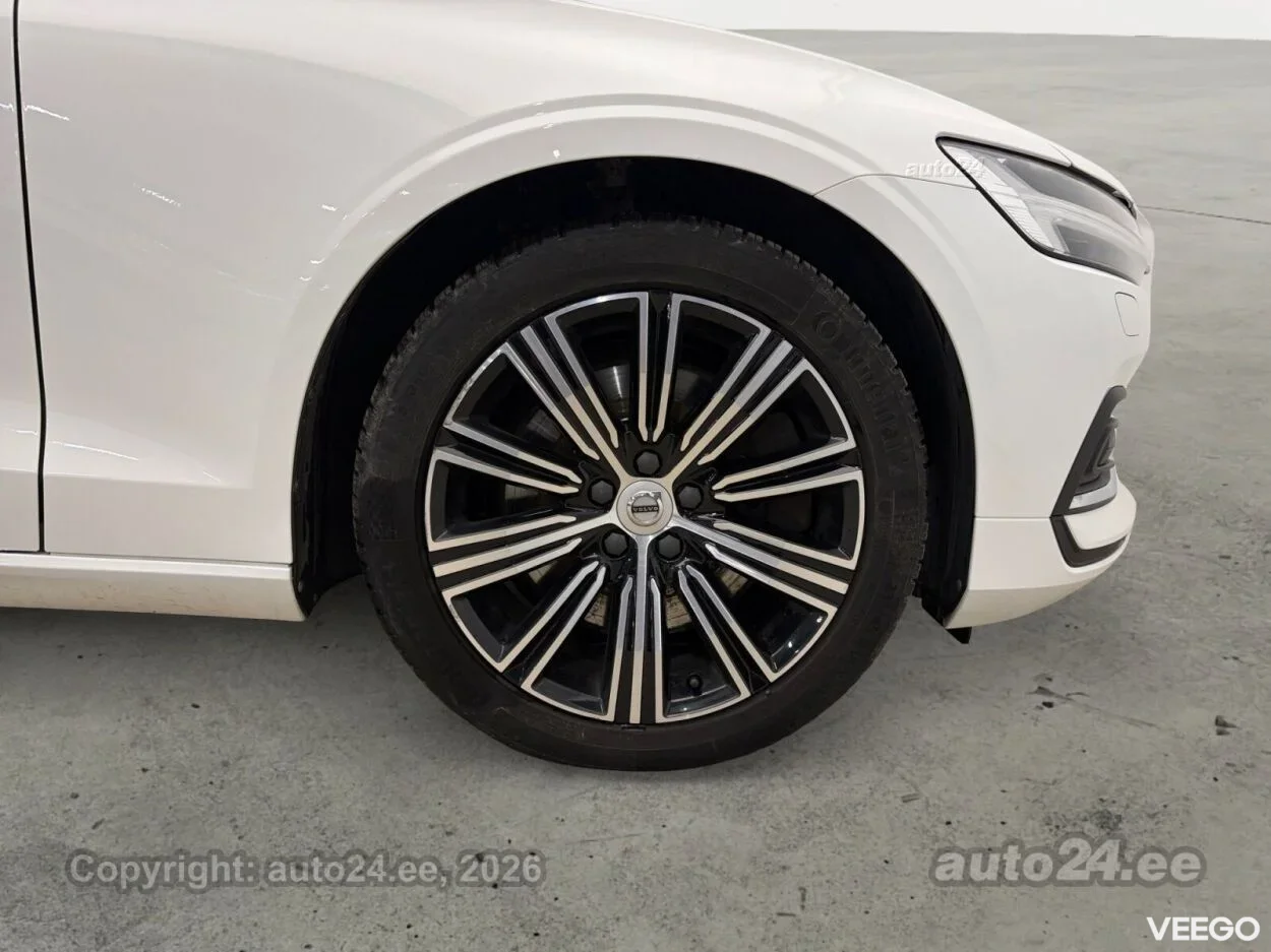 Volvo V60 AWD T8 2 228kW