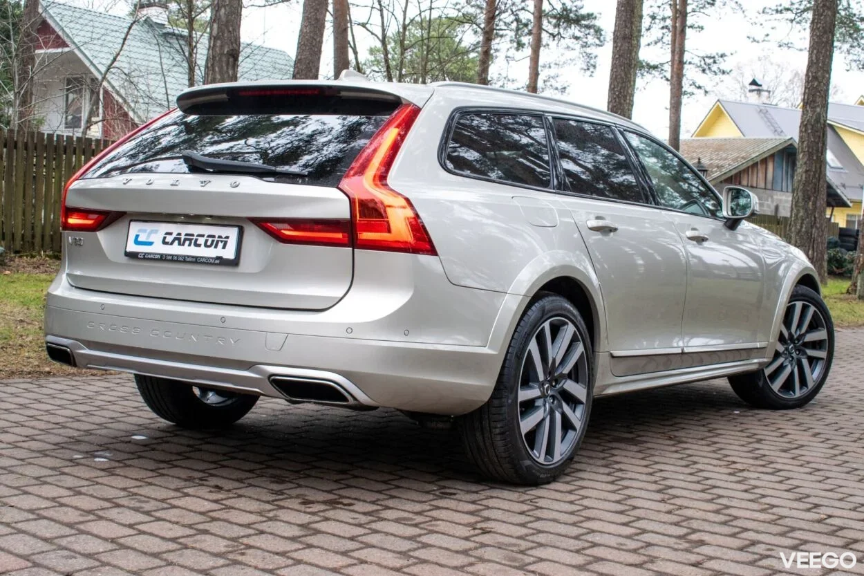 Volvo V90 Cross Country PRO Intelli Safe PRO Xenium Wntr 2 235kW
