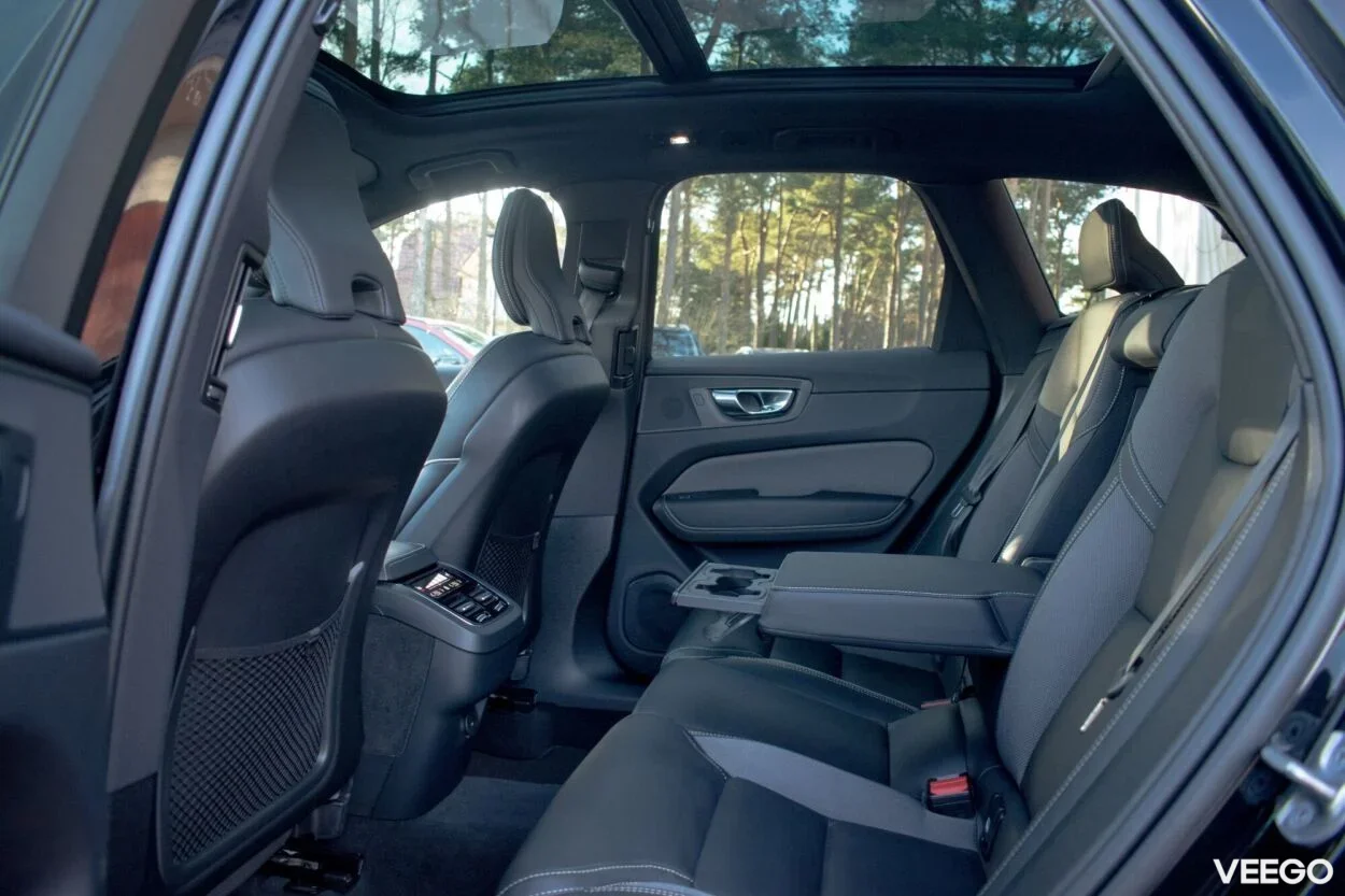 Volvo XC60 Ultra DARK Intelli PRO Xenium Wntr 2 184kW