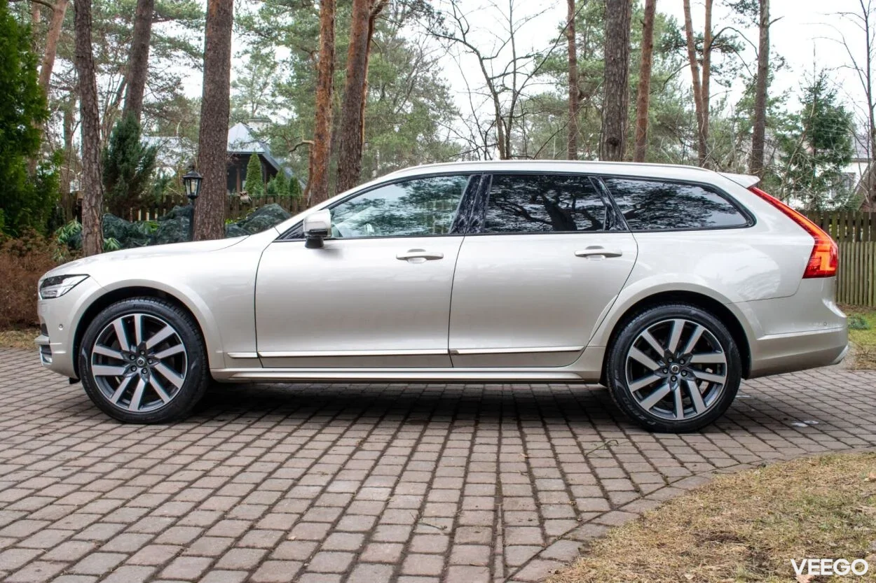 Volvo V90 Cross Country PRO Intelli Safe PRO Xenium Wntr 2 235kW