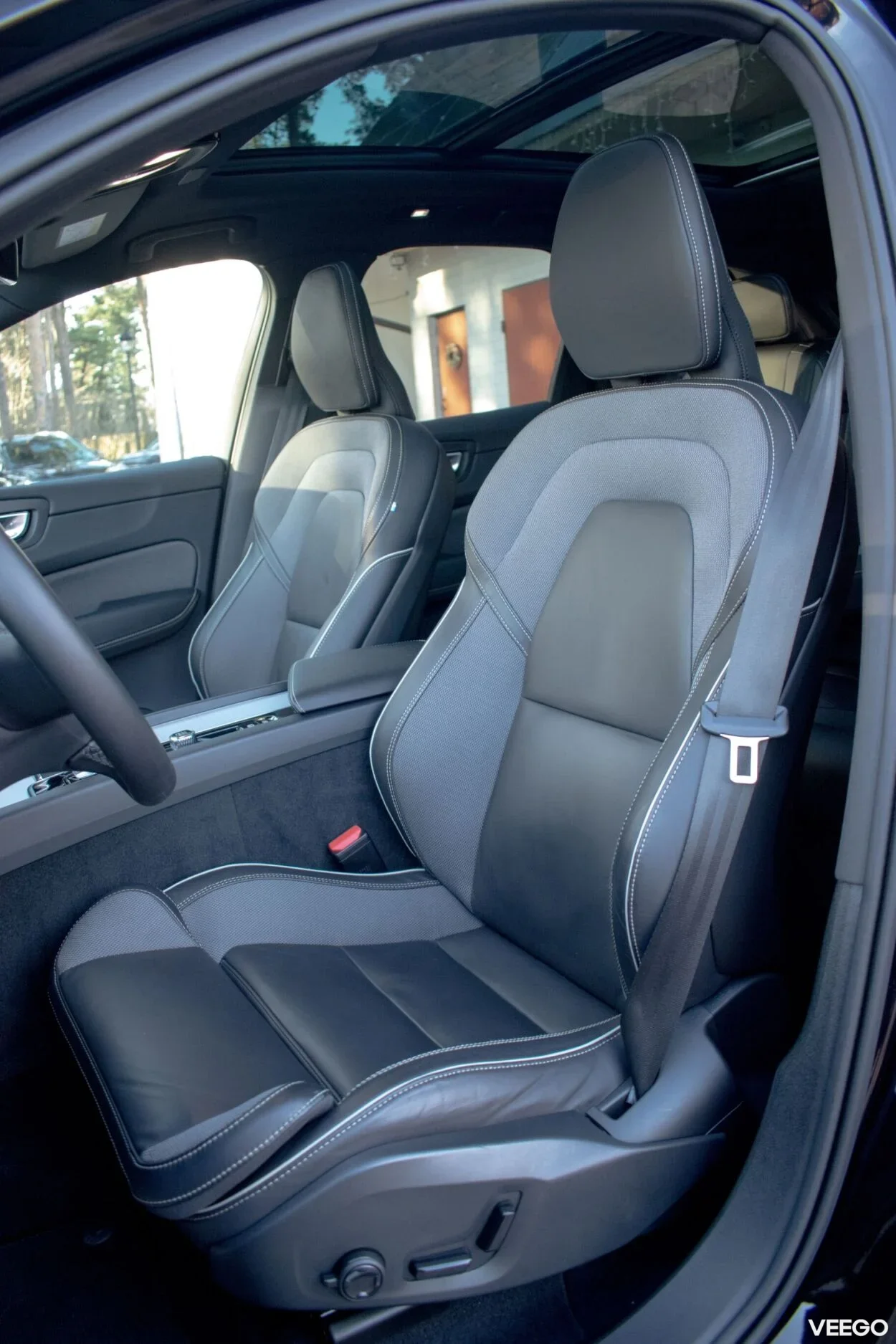 Volvo XC60 Ultra DARK Intelli PRO Xenium Wntr 2 184kW