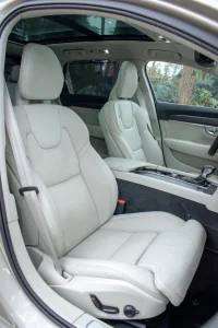 Volvo V90 Cross Country PRO Intelli Safe PRO Xenium Wntr 2 235kW thumbnail