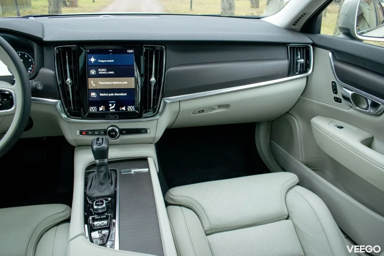 Volvo V90 Cross Country PRO Intelli Safe PRO Xenium Wntr 2 235kW