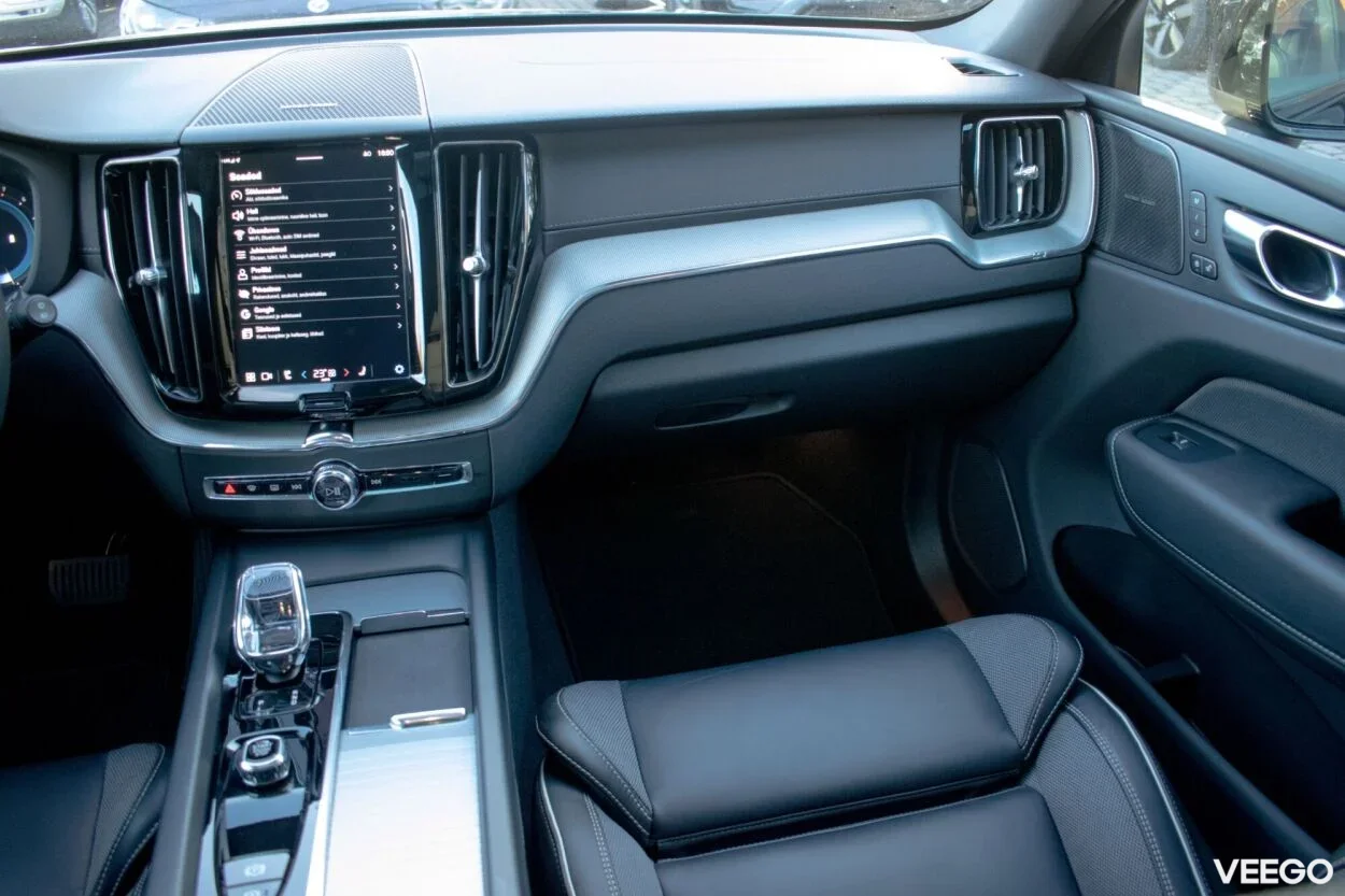 Volvo XC60 Ultra DARK Intelli PRO Xenium Wntr 2 184kW