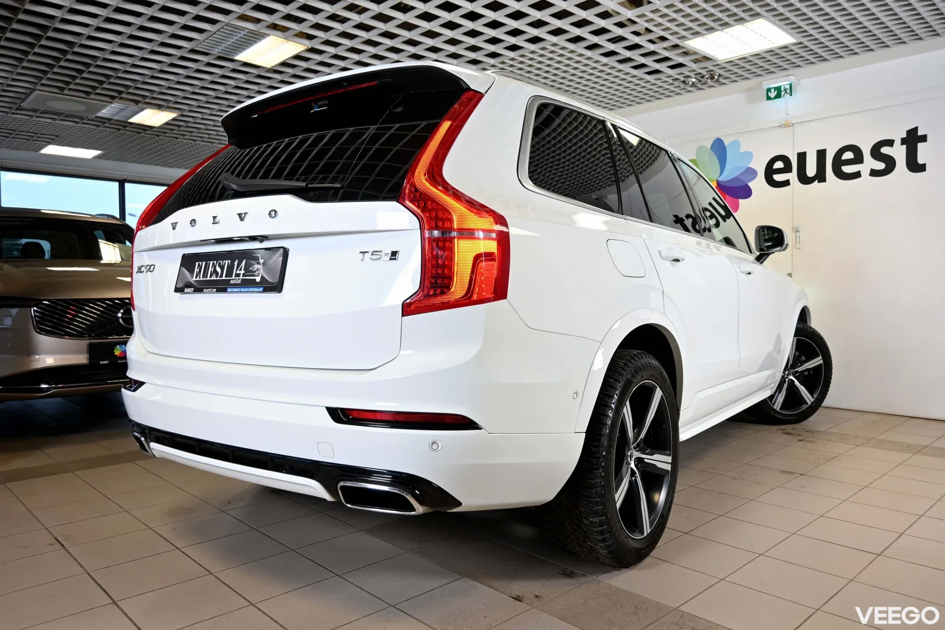 Volvo XC90 AWD R-DESIGN INTELLI SAFE 184kW