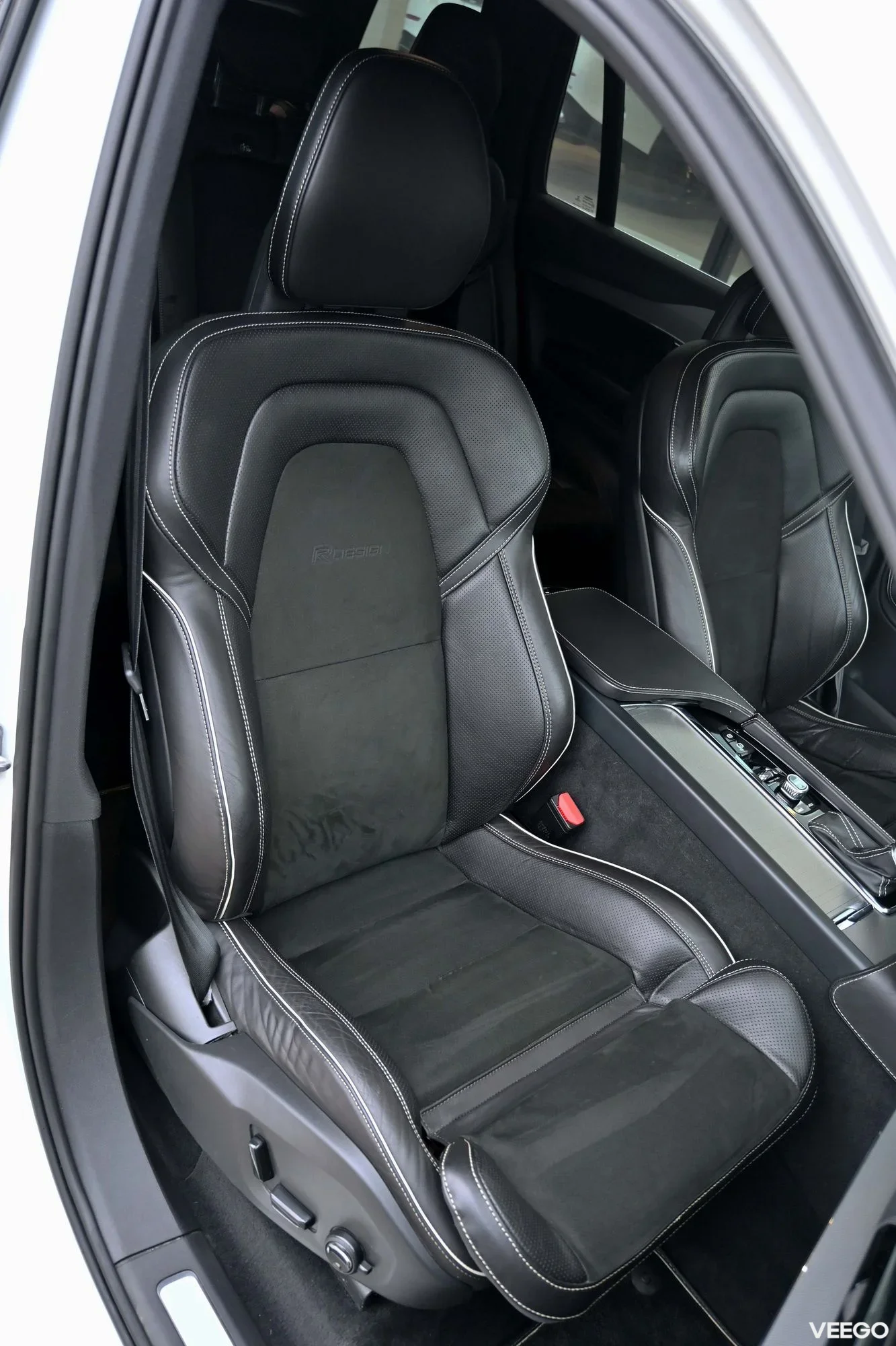 Volvo XC90 AWD R-DESIGN INTELLI SAFE 184kW