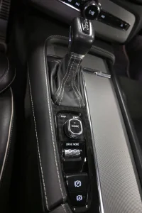 Volvo XC90 AWD R-DESIGN INTELLI SAFE 184kW thumbnail