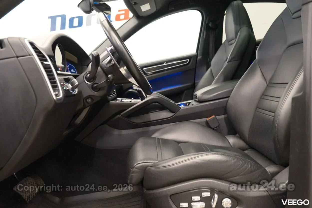 Porsche Cayenne Coupe E-Hybrid 3 340kW