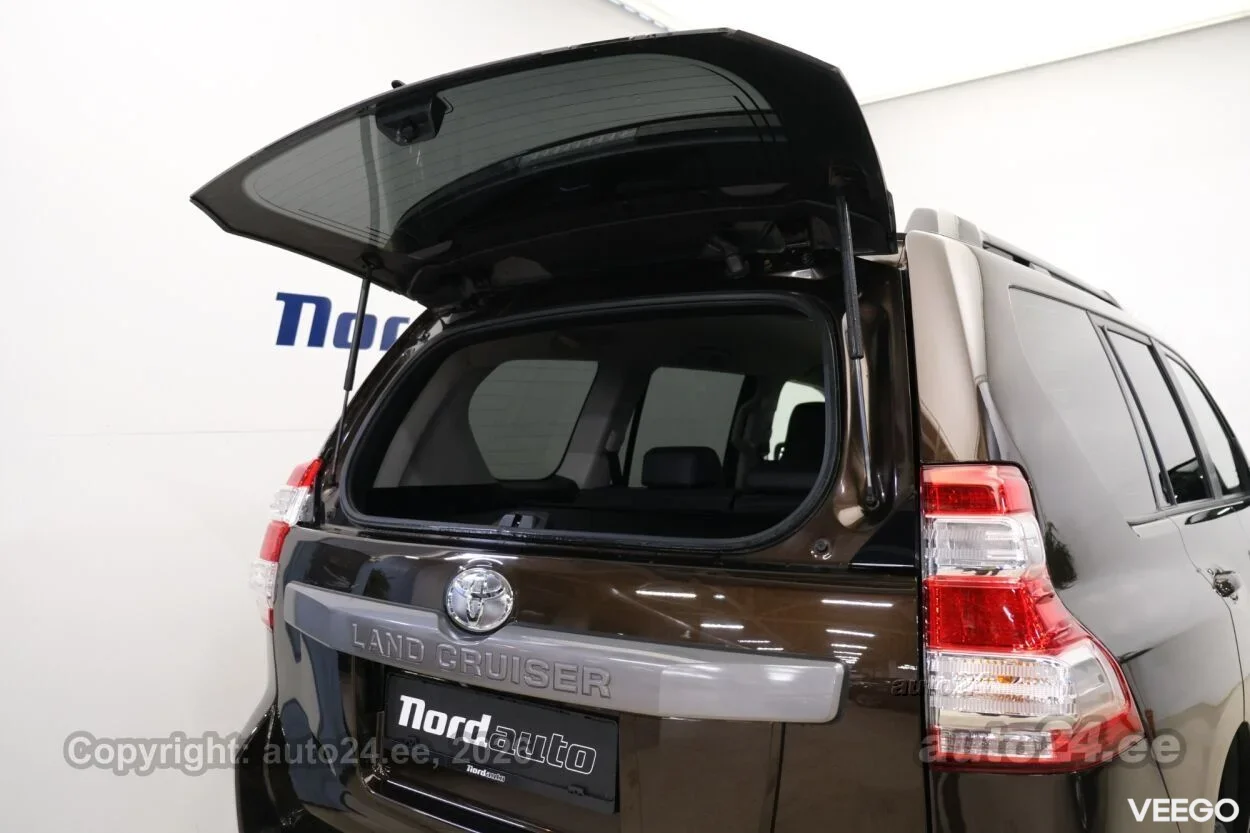 Toyota Land Cruiser Luxury 4WD N1 2.8 130kW