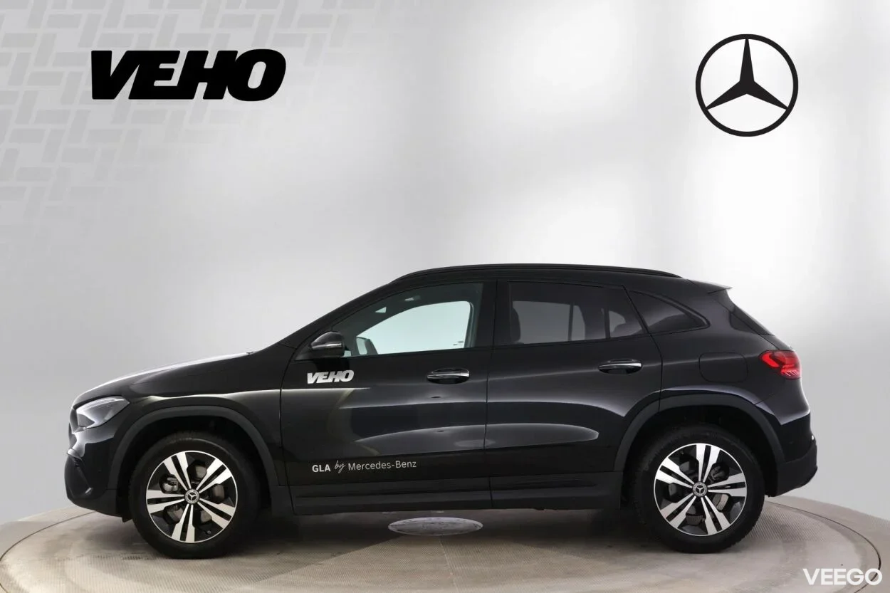 Mercedes-Benz GLA180 Progressive 1.3 100kW