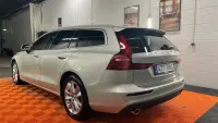 Volvo V60 Momentum Advanced SE 2.0 145kW thumbnail