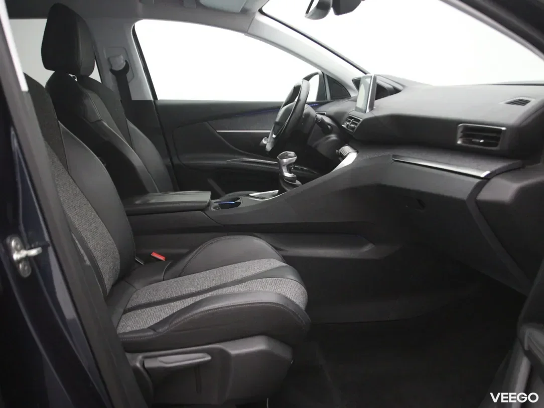 Peugeot 5008 1.5 96kW