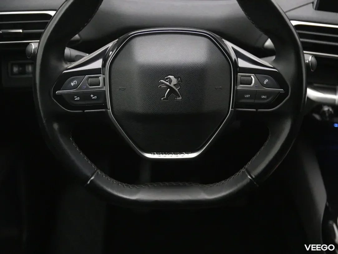 Peugeot 5008 1.5 96kW