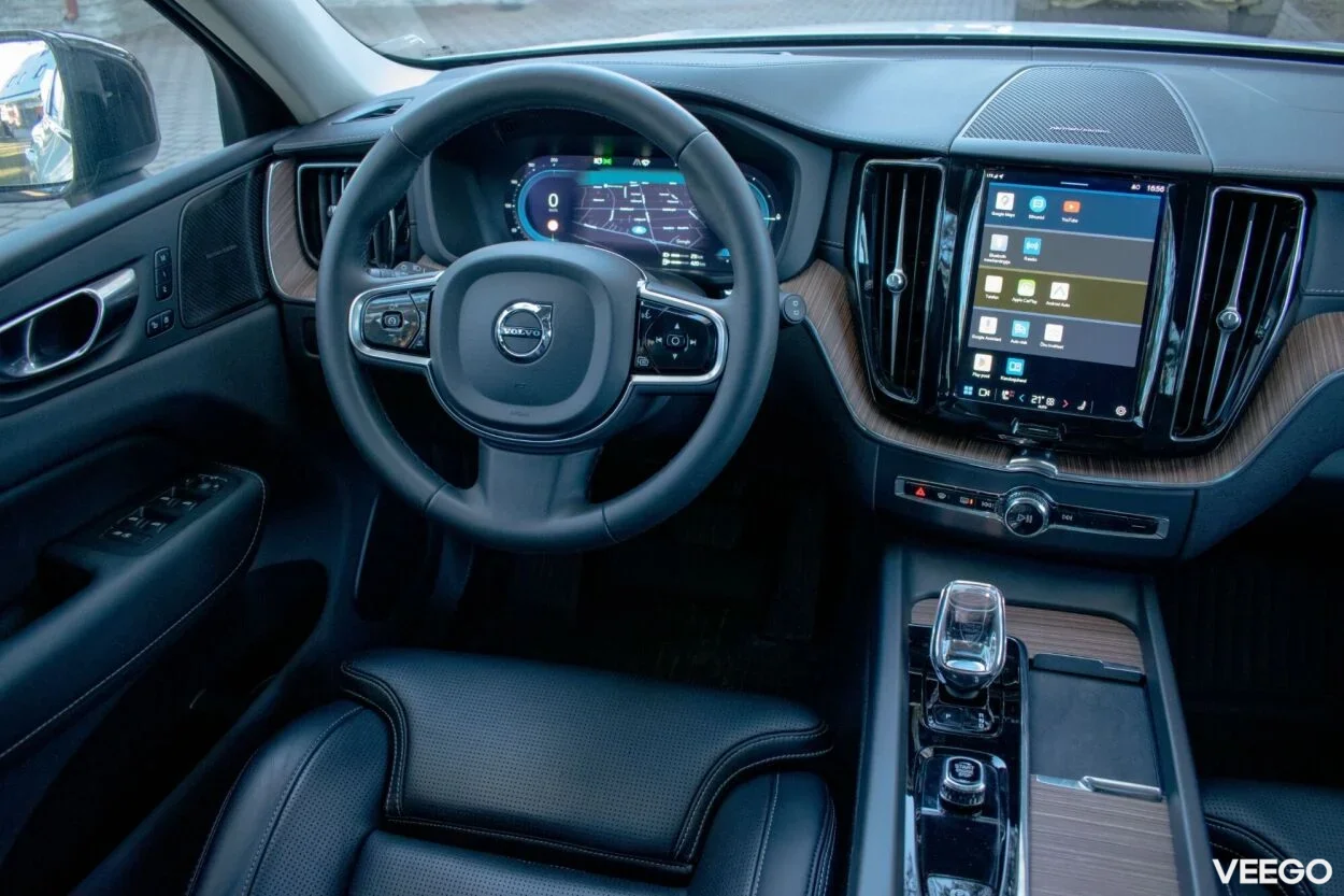 Volvo XC60 T8 Ultimate DARK Intelli PRO Xenium Wntr 2 335kW