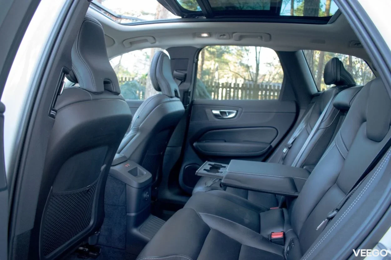 Volvo XC60 T8 Ultimate DARK Intelli PRO Xenium Wntr 2 335kW