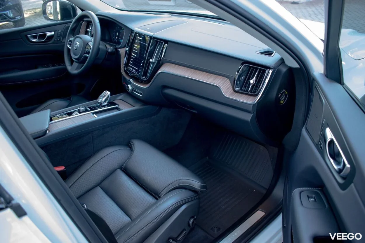 Volvo XC60 T8 Ultimate DARK Intelli PRO Xenium Wntr 2 335kW