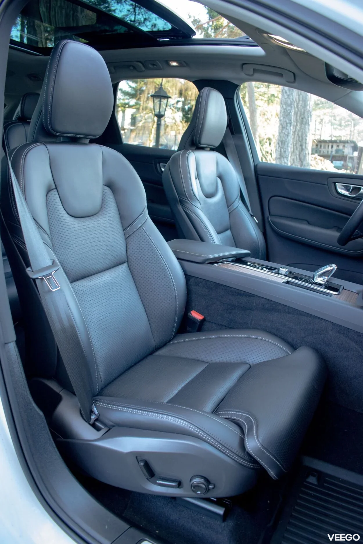 Volvo XC60 T8 Ultimate DARK Intelli PRO Xenium Wntr 2 335kW