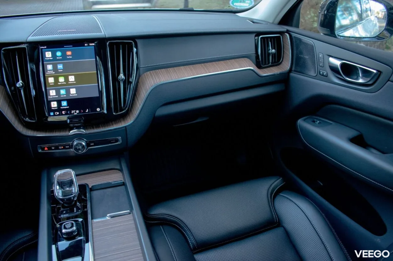 Volvo XC60 T8 Ultimate DARK Intelli PRO Xenium Wntr 2 335kW