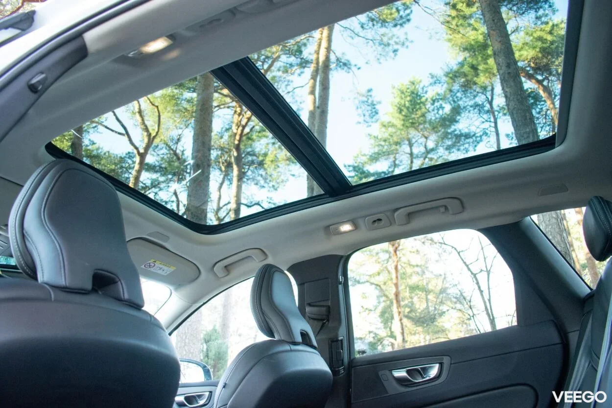 Volvo XC60 T8 Ultimate DARK Intelli PRO Xenium Wntr 2 335kW