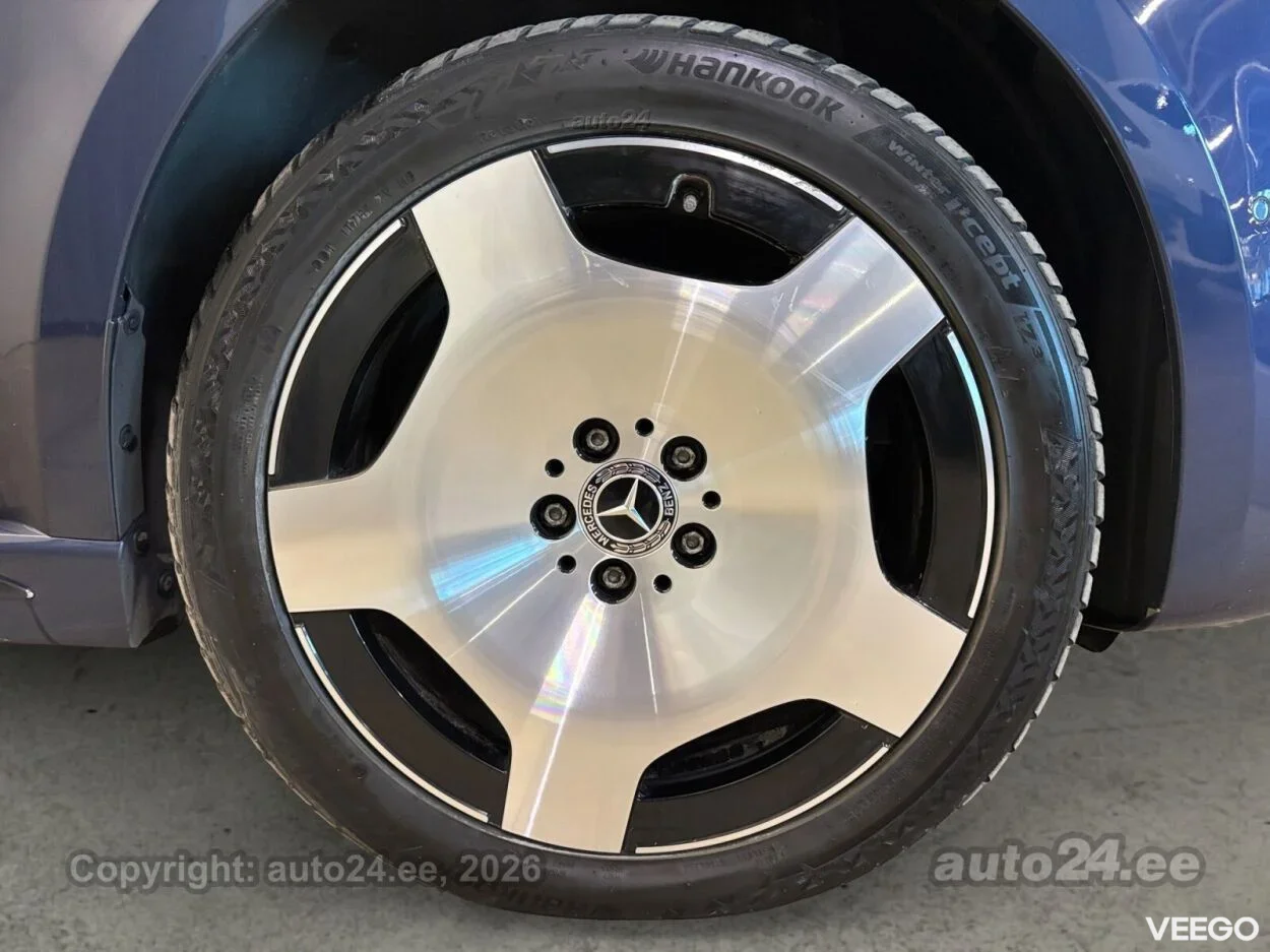 Mercedes-Benz V300 Exclusive Extra Long 4matic 2 174kW