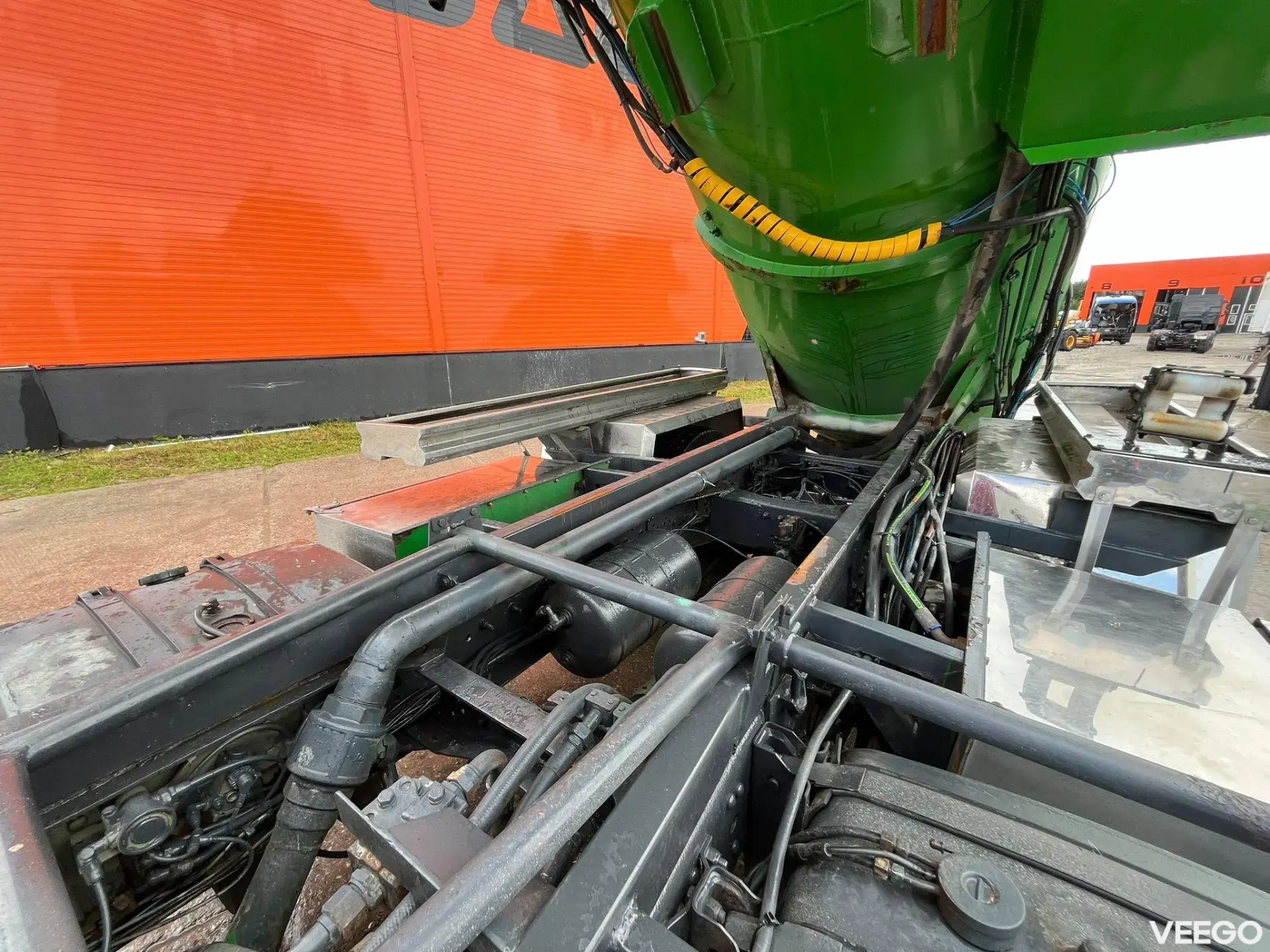 Scania P94 TANK 9000 I + 1200 l / VACUUM Jurop PR150 / PRESSURE Pratissoli 150 bar / 102 l/min 162kW