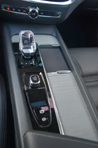 Volvo V60 Cross Country LUXURY+ B&W ULTIMATE BRIGHT XENIUM INTELLI FULL 2 184kW thumbnail