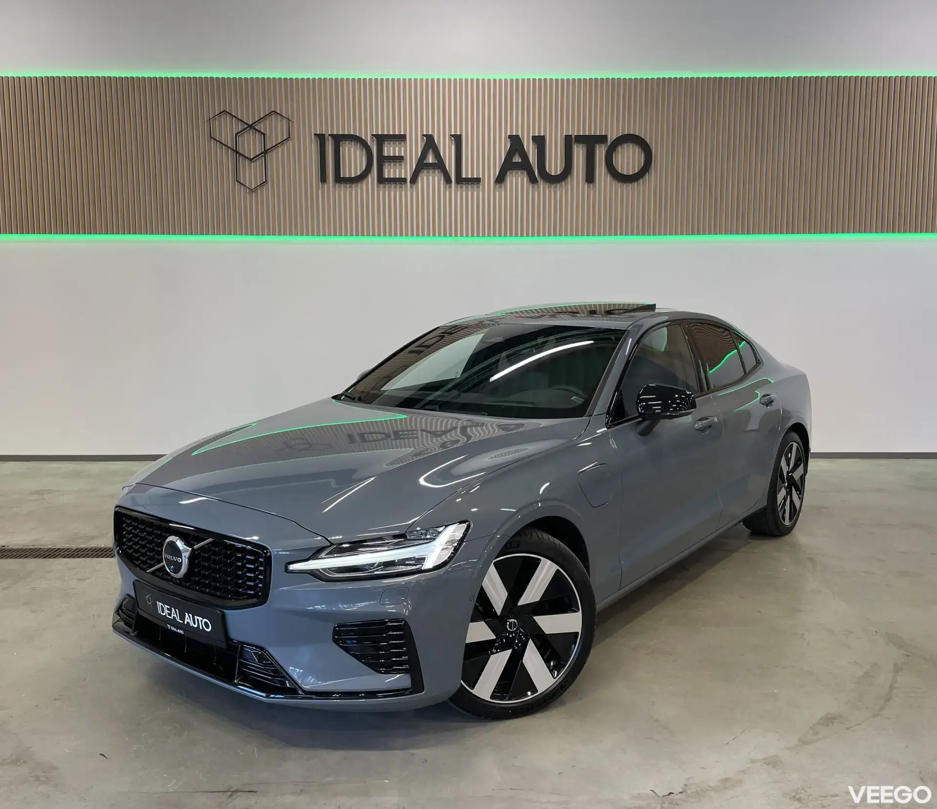 Volvo S60 AWD ULTIMATE DARK 228kW