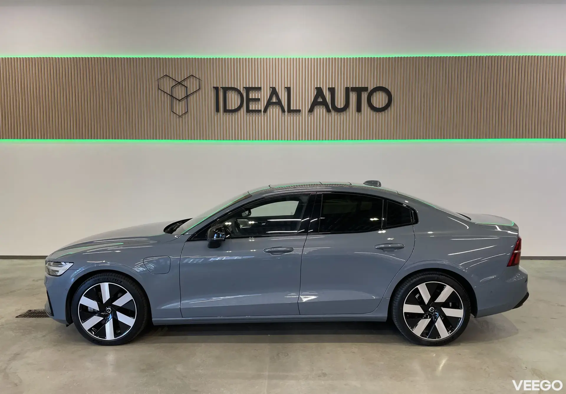 Volvo S60 AWD ULTIMATE DARK 228kW