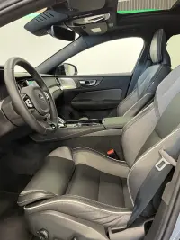 Volvo S60 AWD ULTIMATE DARK 228kW thumbnail