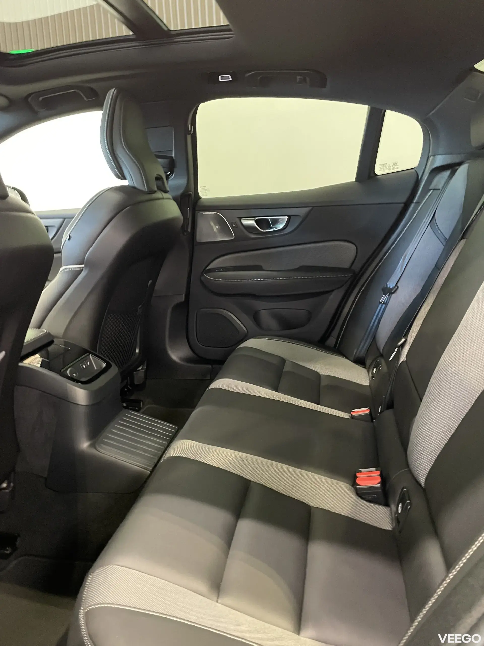 Volvo S60 AWD ULTIMATE DARK 228kW