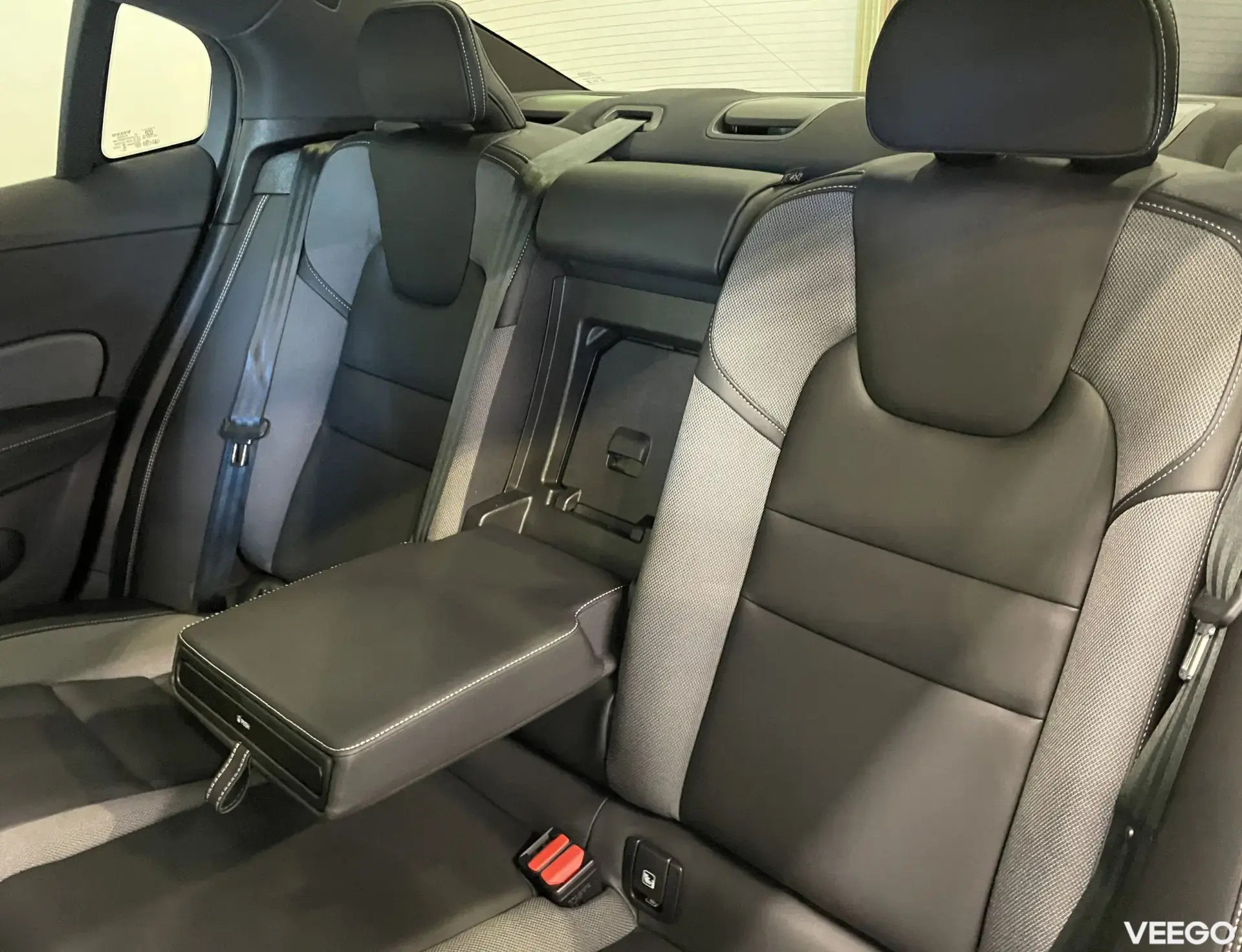 Volvo S60 AWD ULTIMATE DARK 228kW